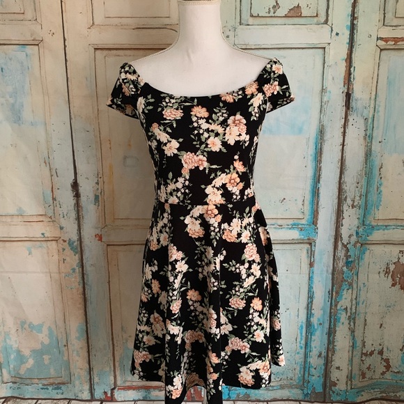 Forever 21 Dresses & Skirts - Forever 21 floral dress off the shoulder